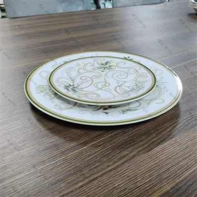 সিরামিক প্লেট ফুল এবং রঙ লাইন সঙ্গে সেট